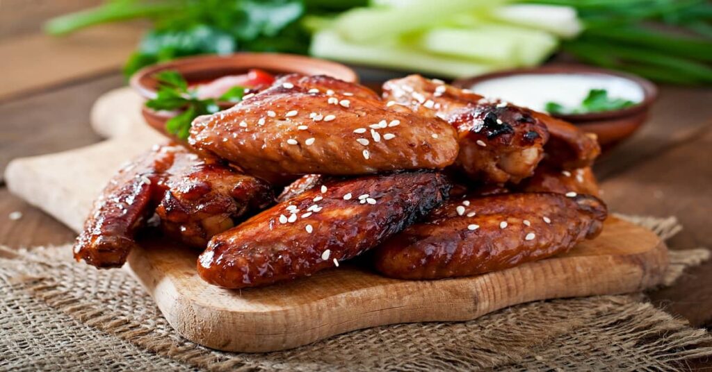 how many chicken wings in a lb